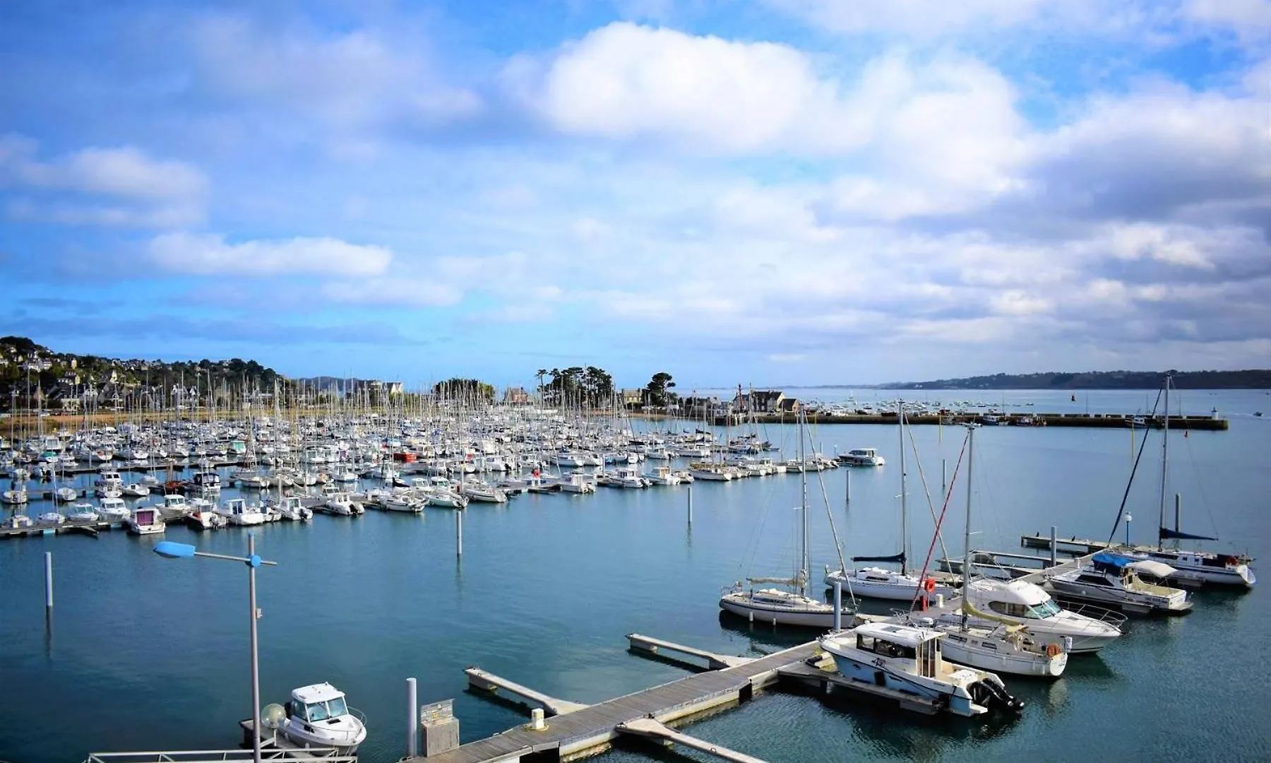 Superbe Appartement Tres Belle Vue Mer A Perros-Guirec - Ref 823